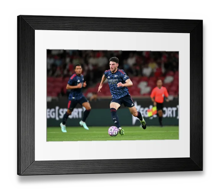 Framed Print : Arsenal FC v AC Milan: Pre-Season Friendly