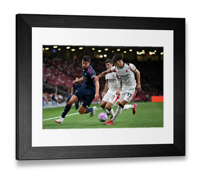 Framed Print : Arsenal FC v AC Milan: Pre-Season Friendly