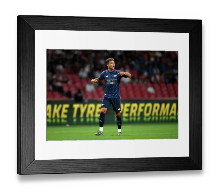 Framed Print : Arsenal FC v AC Milan: Pre-Season Friendly