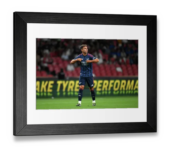 Framed Print : Arsenal FC v AC Milan: Pre-Season Friendly