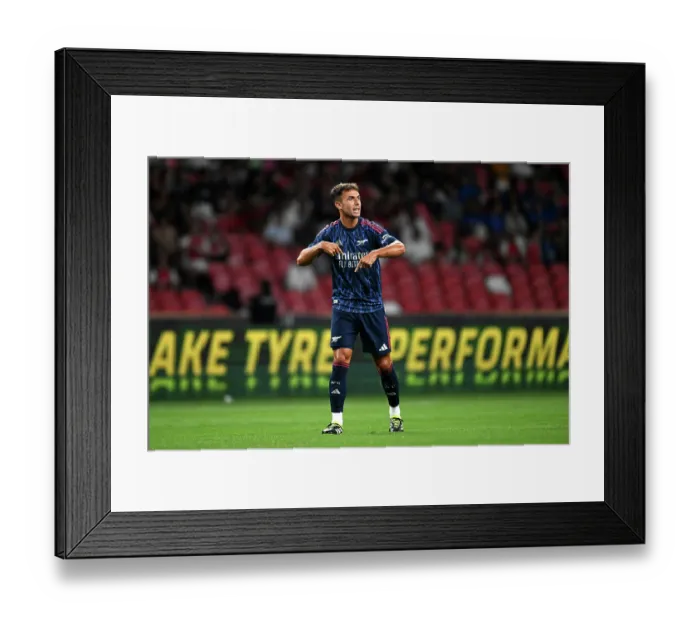 Framed Print : Arsenal FC v AC Milan: Pre-Season Friendly