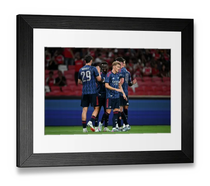Framed Print : Arsenal FC v AC Milan: Pre-Season Friendly