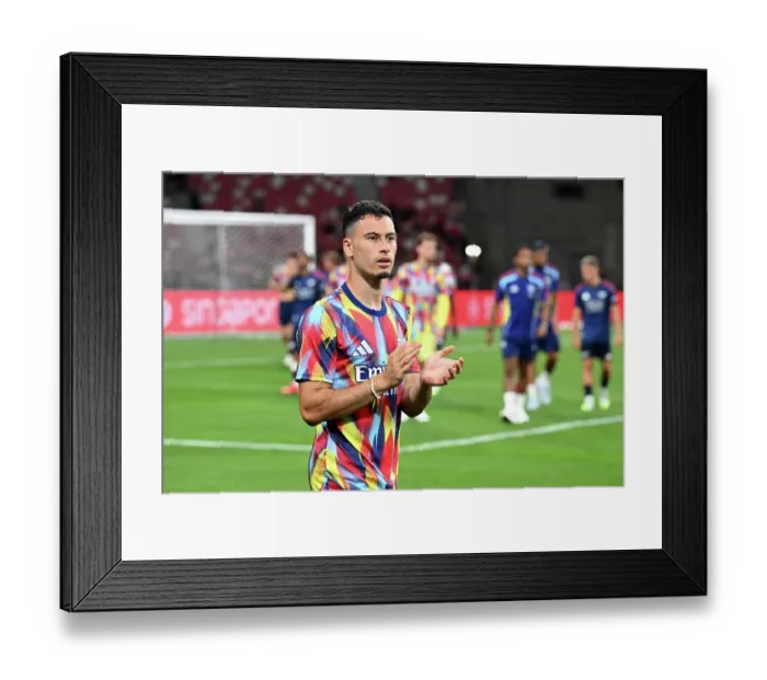 Framed Print : Arsenal FC v AC Milan: Pre-Season Friendly