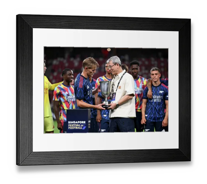 Framed Print : Arsenal FC v AC Milan: Pre-Season Friendly Framed Print : Arsenal FC v AC Milan: Pre-Season Friendly