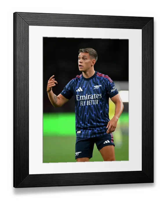 Framed Print : Arsenal FC v AC Milan: Pre-Season Friendly