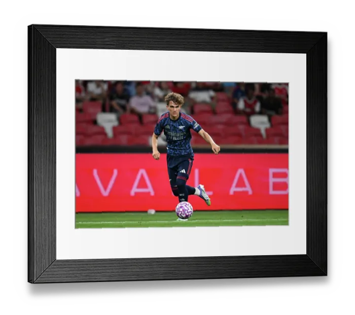 Framed Print : Arsenal FC v AC Milan: Pre-Season Friendly