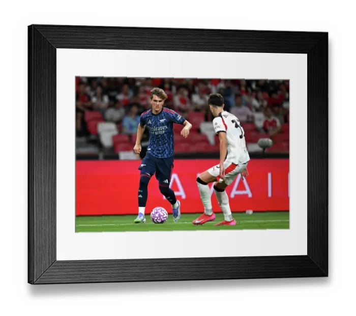Framed Print : Arsenal FC v AC Milan: Pre-Season Friendly