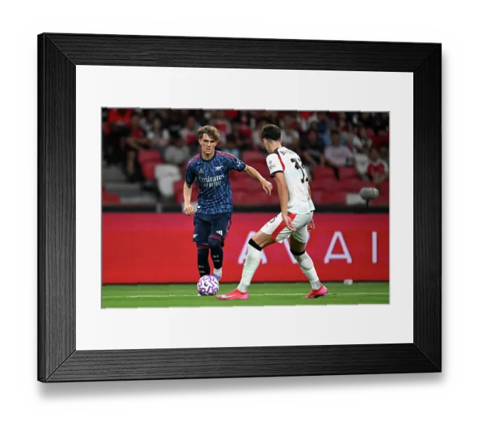 Framed Print : Arsenal FC v AC Milan: Pre-Season Friendly