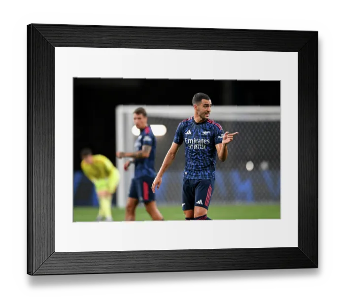 Framed Print : Arsenal FC v AC Milan: Pre-Season Friendly Framed Print : Arsenal FC v AC Milan: Pre-Season Friendly
