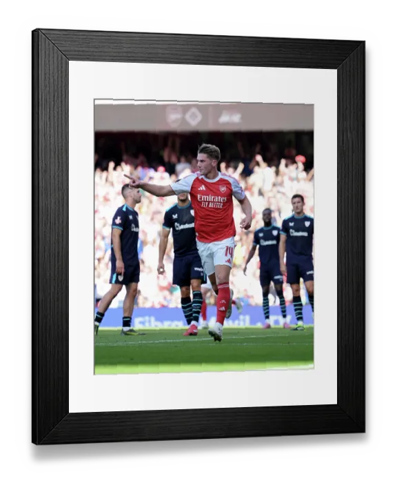 Framed Print : Arsenal v Athletic Club: Emirates Cup