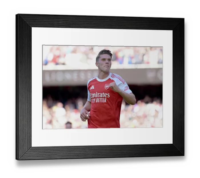 Framed Print : Arsenal v Athletic Club: Emirates Cup