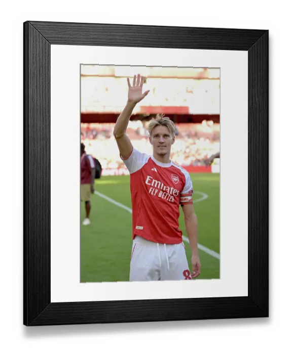 Framed Print : Arsenal v Athletic Club: Emirates Cup