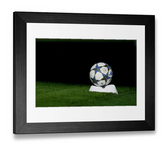 Framed Print : Arsenal v Athletic Club: Emirates Cup