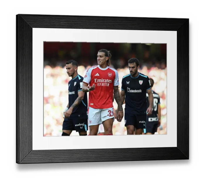 Framed Print : Arsenal v Athletic Club: Emirates Cup