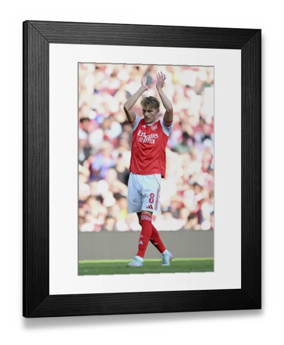 Framed Print : Arsenal v Athletic Club: Emirates Cup