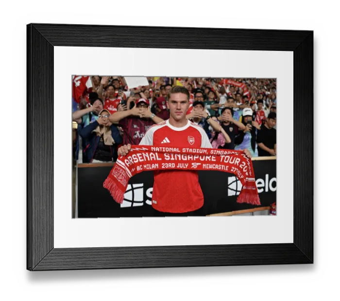Framed Print : Arsenal v Newcastle: Pre-Season Friendly