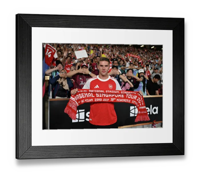 Framed Print : Arsenal v Newcastle: Pre-Season Friendly