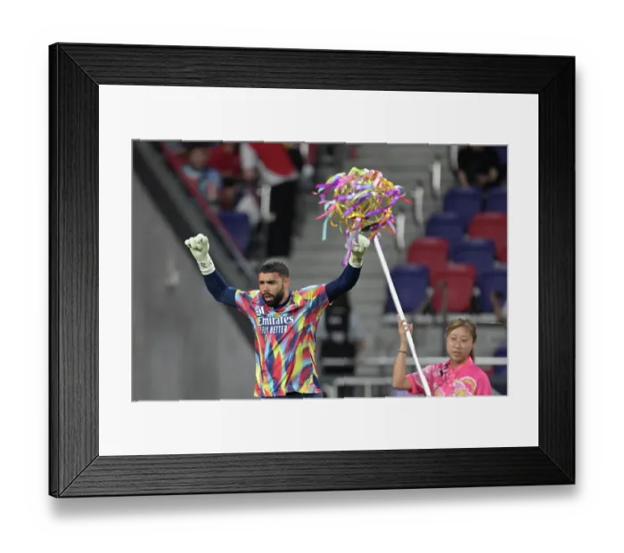 Framed Print : Arsenal v Tottenham Hotspur: Pre-Season Friendly Framed Print : Arsenal v Tottenham Hotspur: Pre-Season Friendly