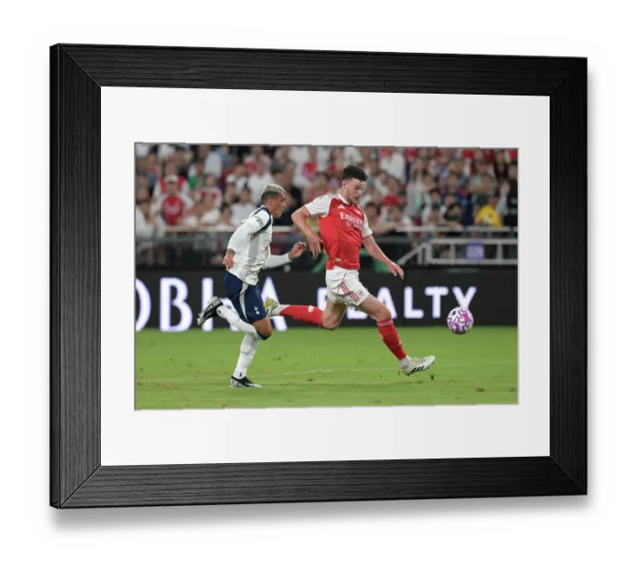 Framed Print : Arsenal v Tottenham Hotspur: Pre-Season Friendly Framed Print : Arsenal v Tottenham Hotspur: Pre-Season Friendly