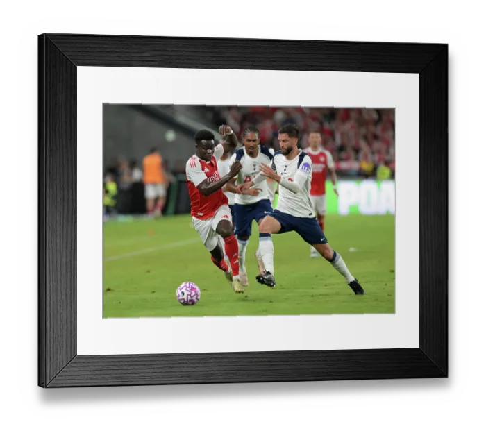 Framed Print : Arsenal v Tottenham Hotspur: Pre-Season Friendly Framed Print : Arsenal v Tottenham Hotspur: Pre-Season Friendly