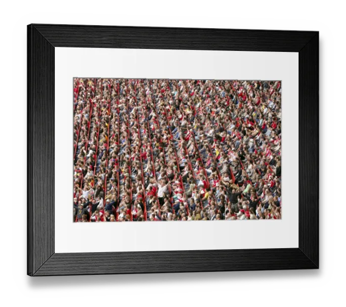Framed Print : Arsenal vs. Chelsea: A Thrilling 1-1 Draw at Emirates Stadium, FA Premiership, 2007