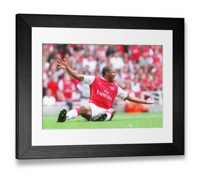 Framed Print : Arsenal vs. Chelsea: Julio Baptista's Thrilling Stalemate at Emirates Stadium, FA Premiership, 2007 Framed Print : Arsenal vs. Chelsea: Julio Baptista's Thrilling Stalemate at Emirates Stadium, FA Premiership, 2007