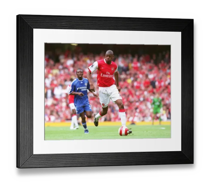Framed Print : Abou Diaby in Action: Arsenal vs. Chelsea, 1:1 Stalemate, FA Premiership, Emirates Stadium, 6 / 5 / 07