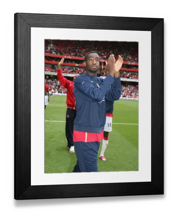 Framed Print : Johan Djourou (Arsenal) waves to the fans after the match Framed Print : Johan Djourou (Arsenal) waves to the fans after the match