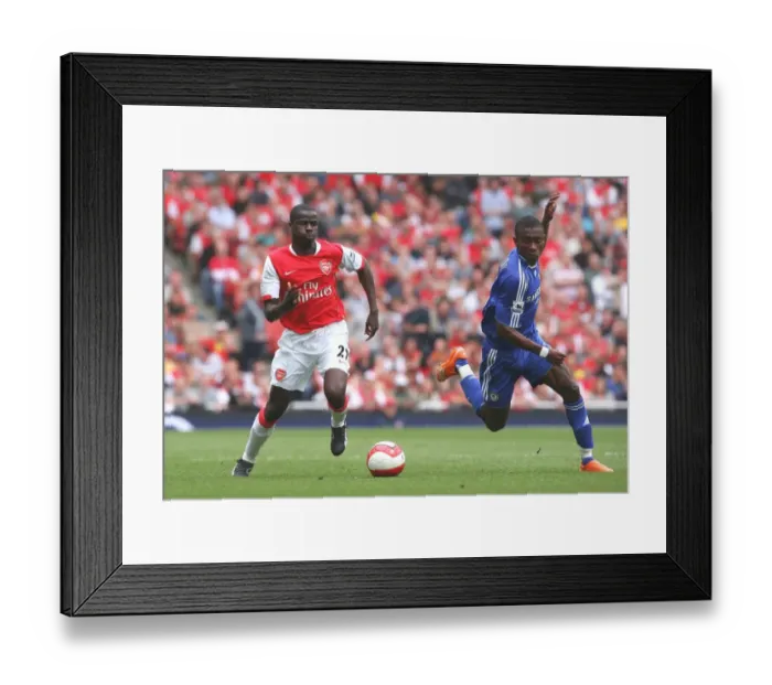 Framed Print : Emmanuel Eboue (Arsenal) Salomon Kalou (Chelsea) Framed Print : Emmanuel Eboue (Arsenal) Salomon Kalou (Chelsea)