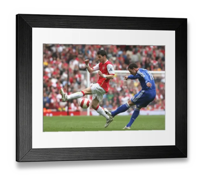 Framed Print : Cesc Fabregas (Arsenal) Wayne Bridge (Chelsea) Framed Print : Cesc Fabregas (Arsenal) Wayne Bridge (Chelsea)