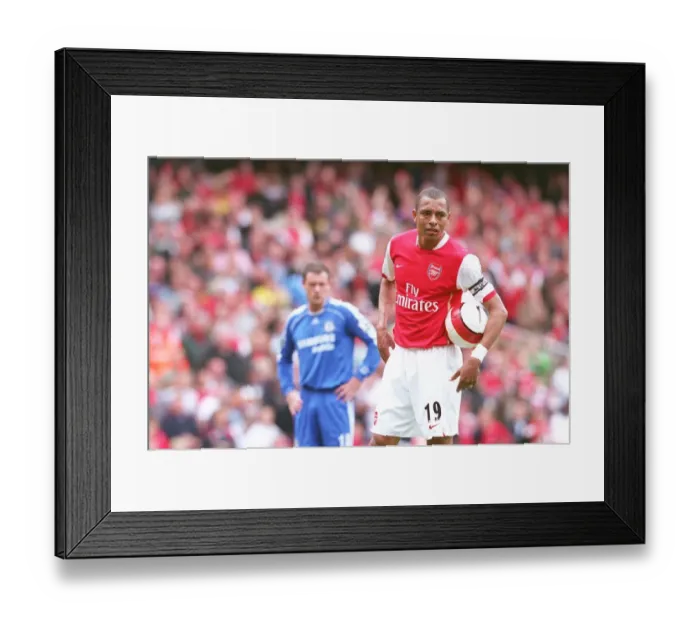 Framed Print : Gilberto (Arsenal) waits to place the ball for his penalty