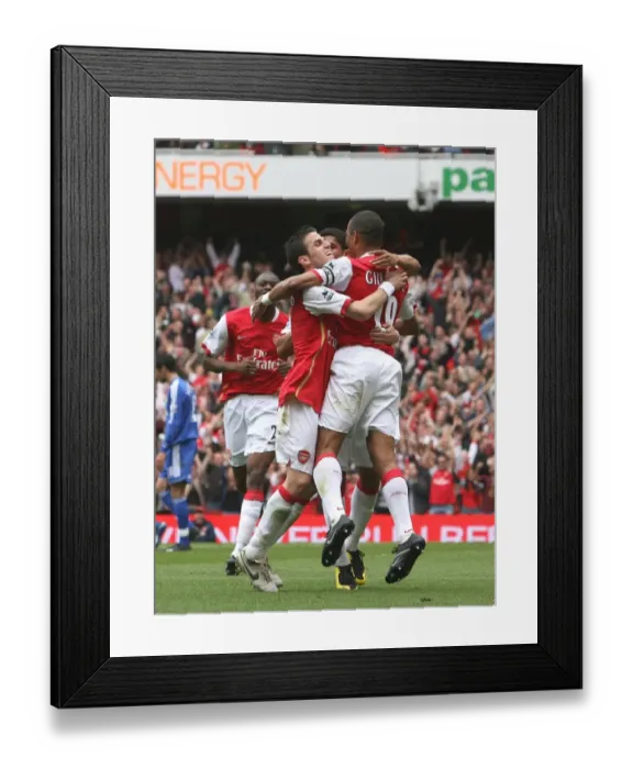 Framed Print : Gilberto's Goal Celebration: Arsenal's Unforgettable Draw Against Chelsea with Cesc Fabregas and Denilson