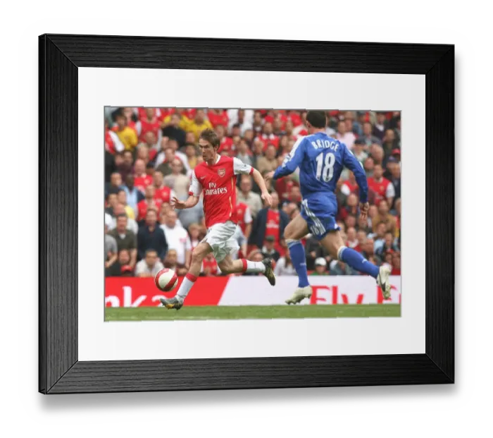 Framed Print : Alex Hleb (Arsenal) Wayne Bridge (Chelsea) Framed Print : Alex Hleb (Arsenal) Wayne Bridge (Chelsea)