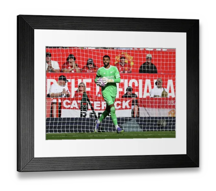 Framed Print : Manchester United v Arsenal - Premier League Framed Print : Manchester United v Arsenal - Premier League