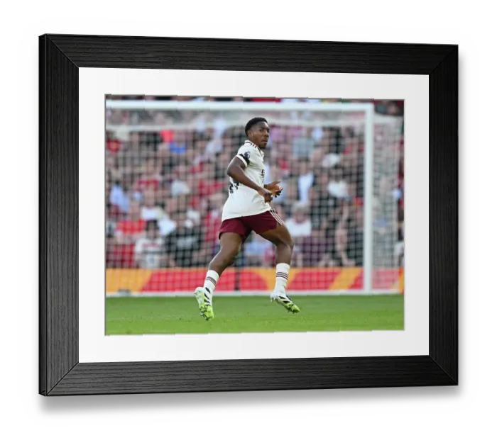 Framed Print : Manchester United v Arsenal - Premier League Framed Print : Manchester United v Arsenal - Premier League