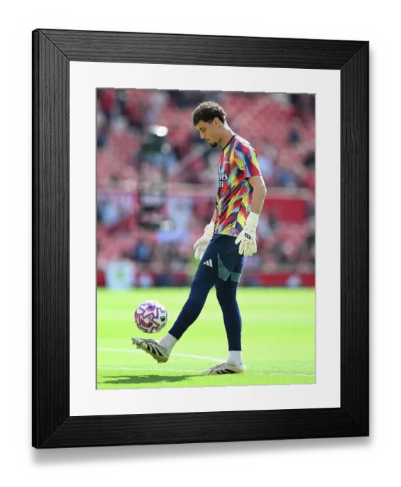 Framed Print : Manchester United v Arsenal - Premier League