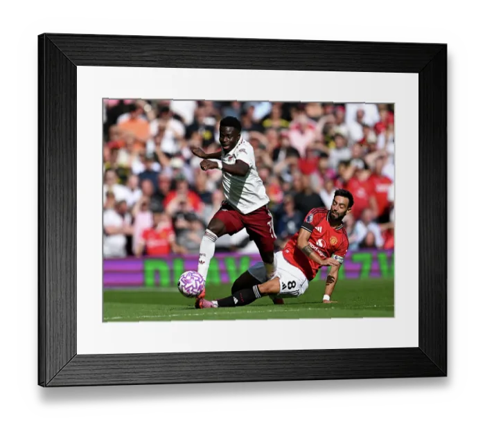 Framed Print : Manchester United v Arsenal - Premier League