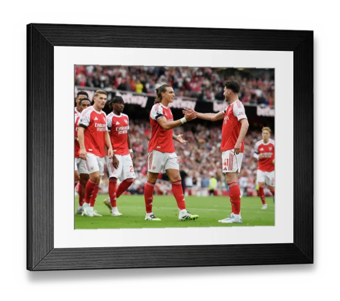Framed Print : Arsenal v Leeds United - Premier League