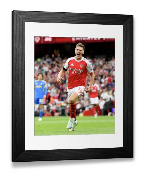 Framed Print : Arsenal v Leeds United - Premier League