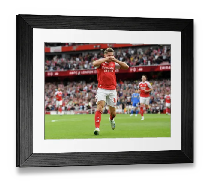 Framed Print : Arsenal v Leeds United - Premier League