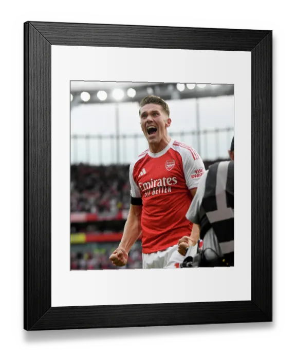 Framed Print : Arsenal v Leeds United - Premier League