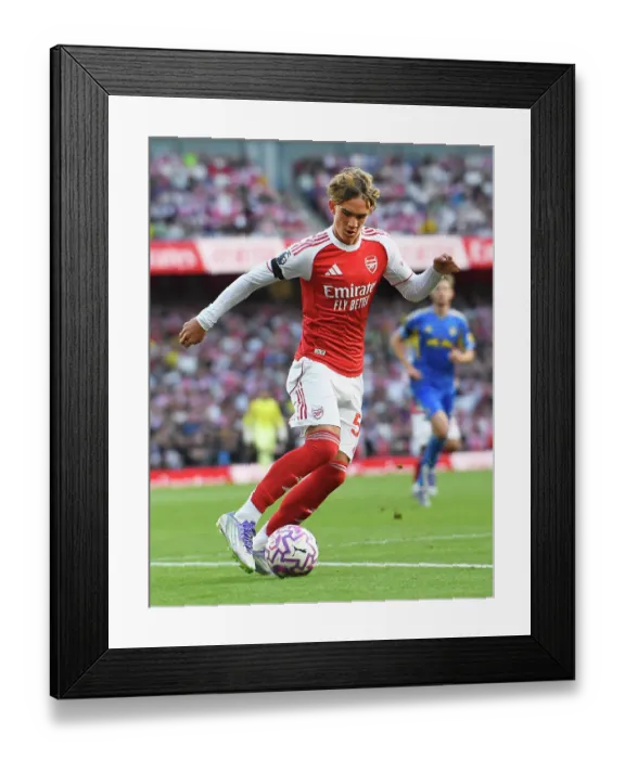 Framed Print : Arsenal v Leeds United - Premier League