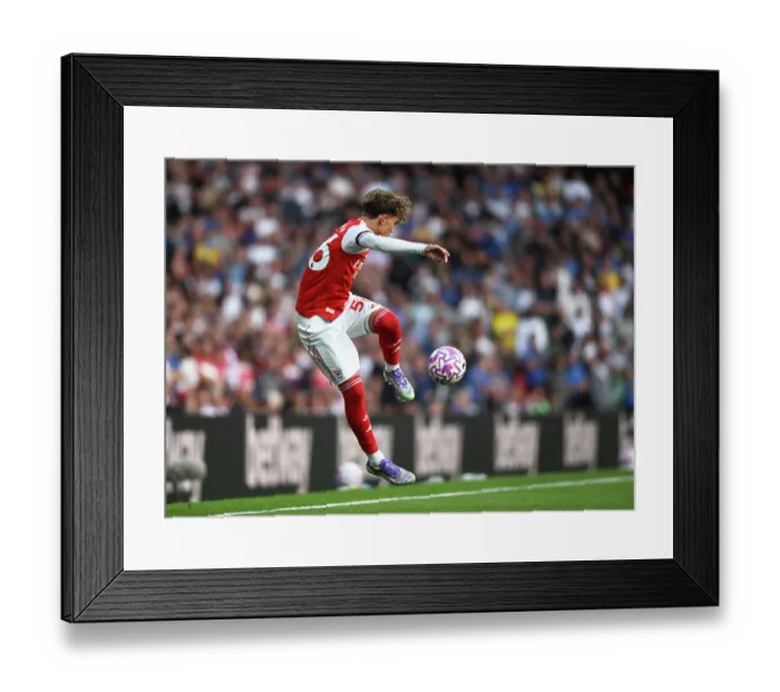 Framed Print : Arsenal v Leeds United - Premier League