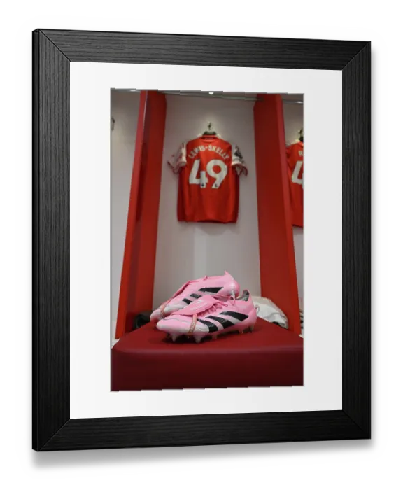 Framed Print : Arsenal v Leeds United - Premier League