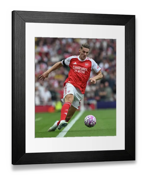 Framed Print : Arsenal v Leeds United - Premier League