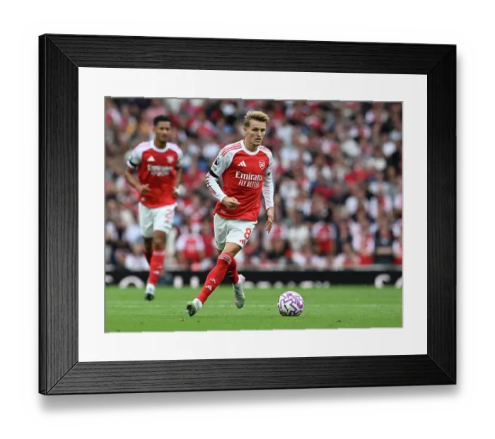 Framed Print : Arsenal v Leeds United - Premier League