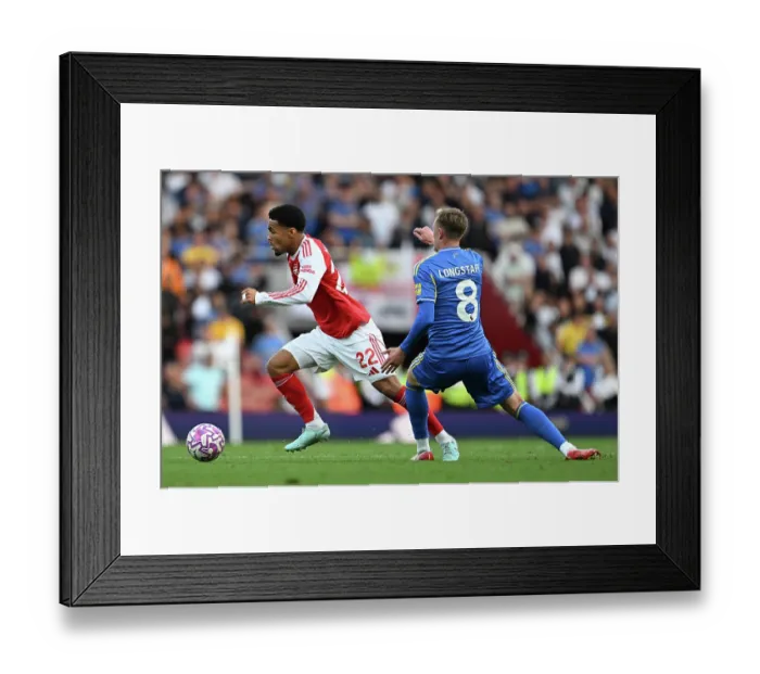 Framed Print : Arsenal v Leeds United - Premier League