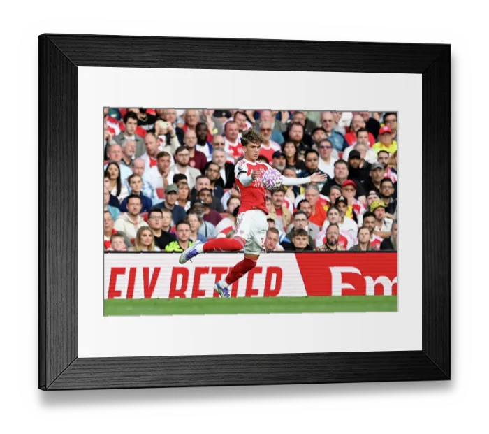 Framed Print : Arsenal v Leeds United - Premier League