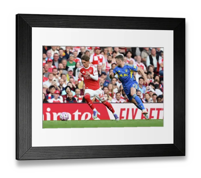 Framed Print : Arsenal v Leeds United - Premier League
