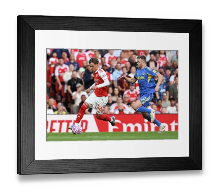 Framed Print : Arsenal v Leeds United - Premier League